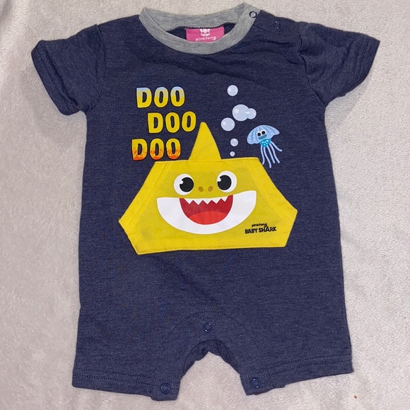 NWOT 3-6 month Baby Shark summer shorts onesie - Picture 1 of 3